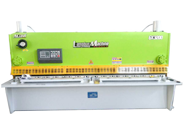 QC11K系列液壓閘式剪板機(jī)63200mm